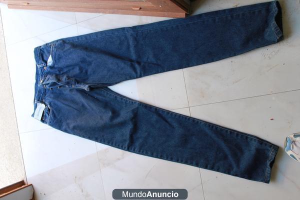 se vende lote de ropa para mercadillo, aprovecha y escoge tus prendas a solo 1 euro unidad