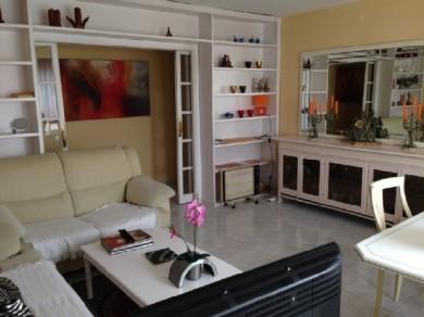 Apartamento con 3 dormitorios se vende en Marbella, Costa del Sol