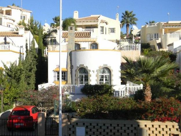 Chalet en venta en Villamartin, Alicante (Costa Blanca)