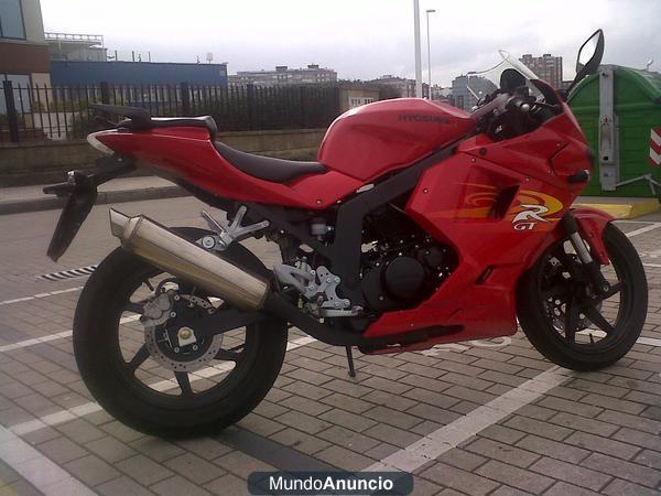 Hyosung Comet GT 125 R Roja