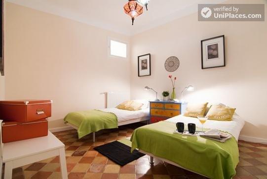 Very nice 4-bedroom apartment in central Embajadores neighbourhood