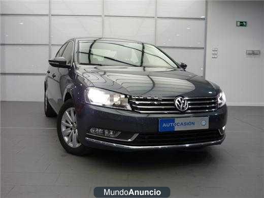 Volkswagen Passat 2.0 TDI 140 DSG Advance BlueM