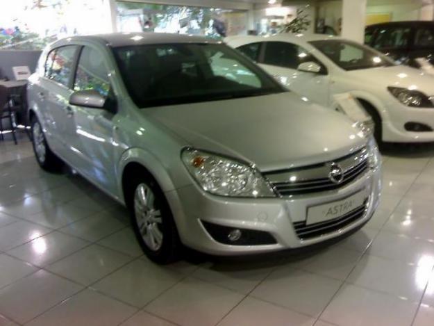 Venta de coche Opel Astra 1.7 Cdti Cosmo 100cv '07 en Barcelona