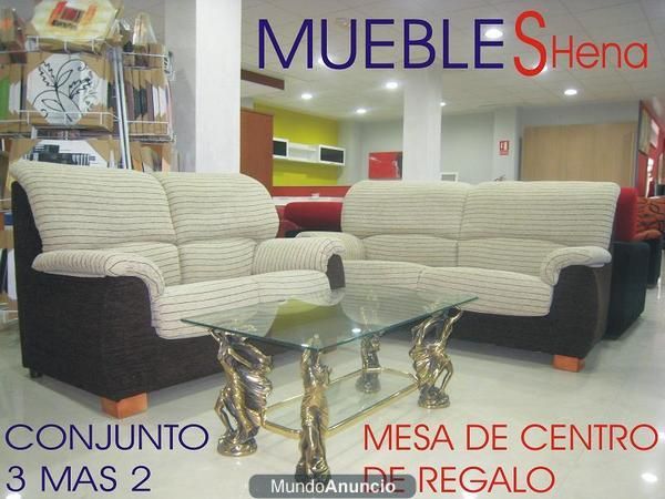 CONJUNTO DE SOFAS 3 MAS 2 CON CENTRO DE REGALO POR 649