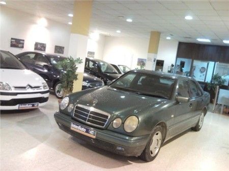 MERCEDES-BENZ CL E 200 CLASSIC - Sevilla