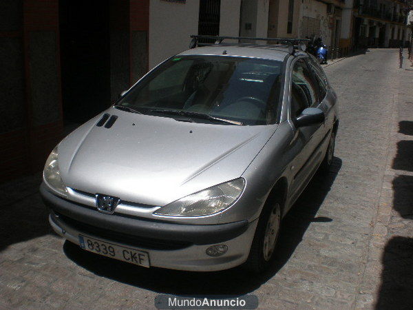 Peugeot 206 gris 3P XTD 1.9 año 99 y 100.000 km por 2.200