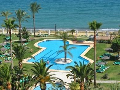 Apartamento con 3 dormitorios se vende en Marbella, Costa del Sol