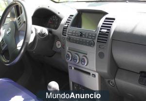 Vendo NISSAN NAVARA full equip en gris metalizado