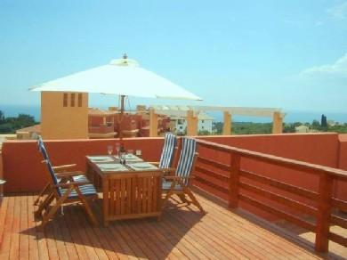 Apartamento con 2 dormitorios se vende en Marbella, Costa del Sol