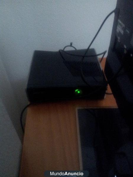 Xbox 360 slim 250 gb con 2 mandos y 2 juegos