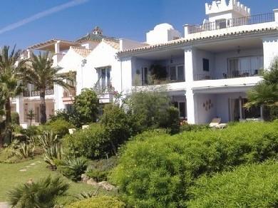 Apartamento con 2 dormitorios se vende en Casares Costa, Costa del Sol