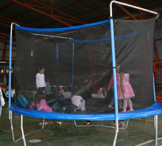 Vendo trampolín y futbolin Buen Estado