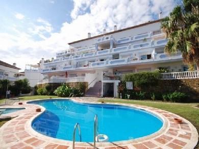 Apartamento con 3 dormitorios se vende en Marbella, Costa del Sol