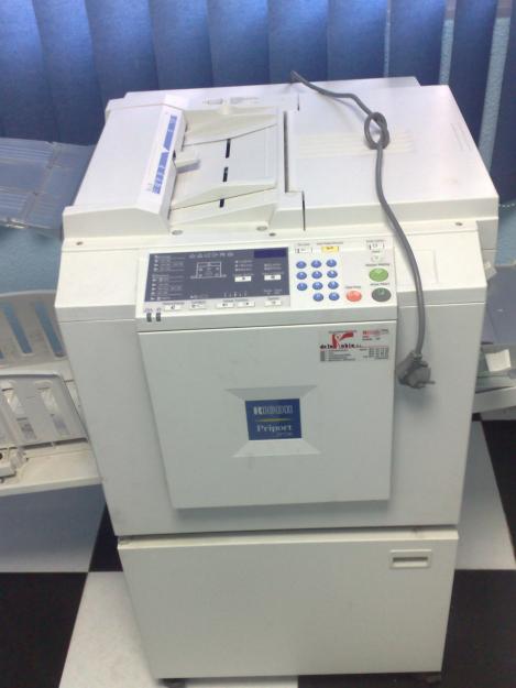 Se vende multicopista marca ricoh