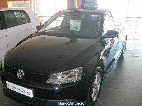 Volkswagen Jetta 1.6 TDI 105 DSG Advance Bluem