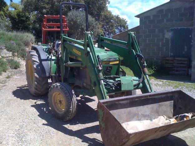 John Deere 2650F con Pala 4000S