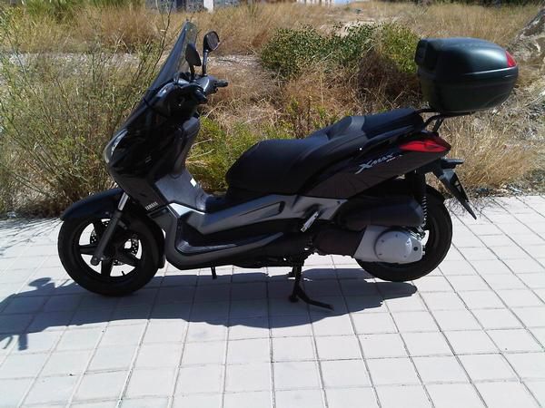 YAMAHA XMAX 250