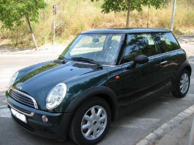 Venta de coche Mini ONE 90 CV '04 en Sant Just Desvern