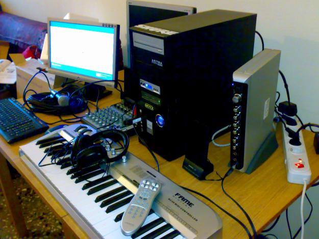 ORDENADOR ESTUDIO DE MUSICA