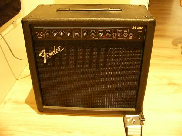 AMPLIFICADOR FENDER U.S.A. M-80