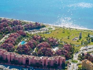 Apartamento con 2 dormitorios se vende en Estepona, Costa del Sol