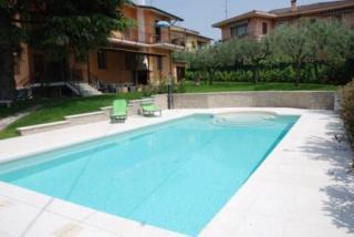 Apartamento en villa : 4/5 personas - piscina - junto al mar - lazise  verona (provincia de)  veneto  italia