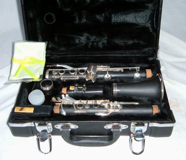 CLARINETE NUEVO A ESTRENAR 17 LLAVES EN SI BEMOL