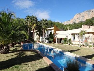 Chalet con 4 dormitorios se vende en Javea, Costa Blanca