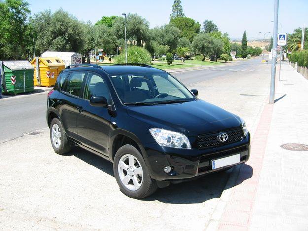 Vendo Toyota Rav4 VVT-i Sol 4WD 2007 (23.500 €)