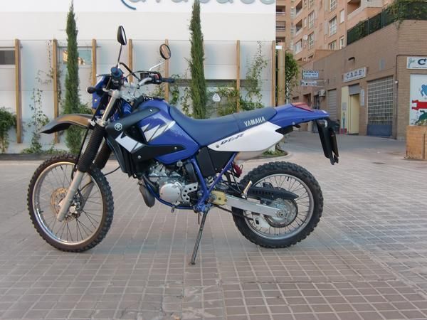 VENDO MOTO YAMAHA DT 125 R