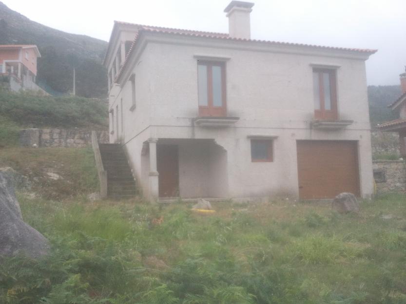 venta de chalet en Santa Maria de Oia.