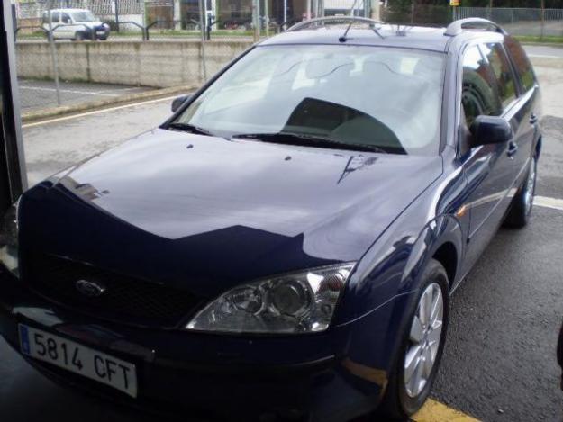 Venta de coche Ford Mondeo 2.0 TDCi Ghia X-Tronic Familiar '03 en Vitoria