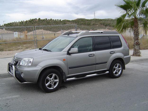 4x4  Nissan   Xtrail