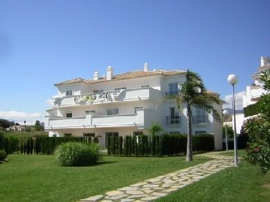 Apartamento con 3 dormitorios se vende en Casares Costa, Costa del Sol