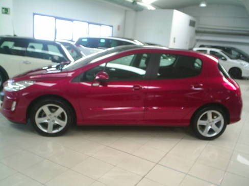 Peugeot 308 PREMIUM 1.6 HDI 110