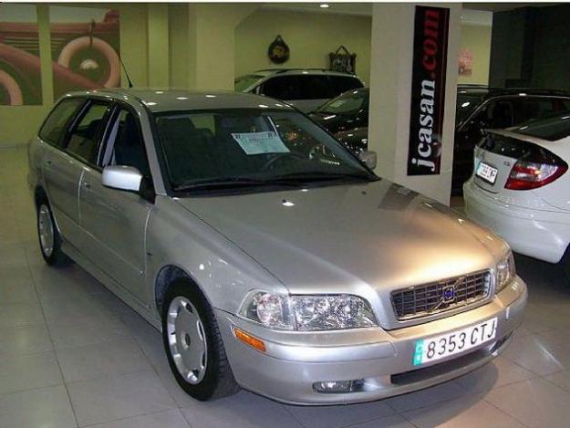 Comprar Volvo V40 1.9d 116 Cv Optima '04 en Valencia