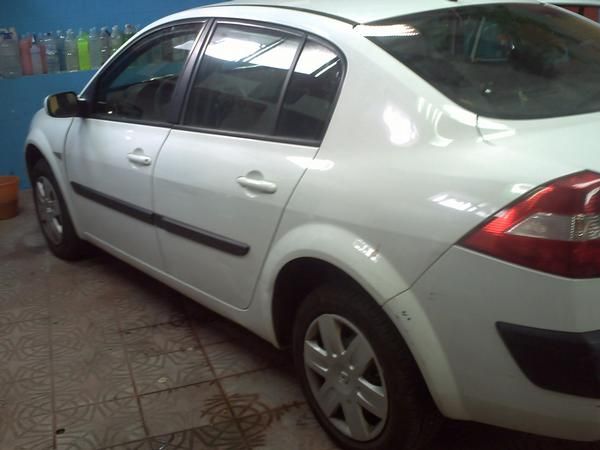 renault megane  /  2005/06   /  100cv  /   1500 dcti  /  80000 km