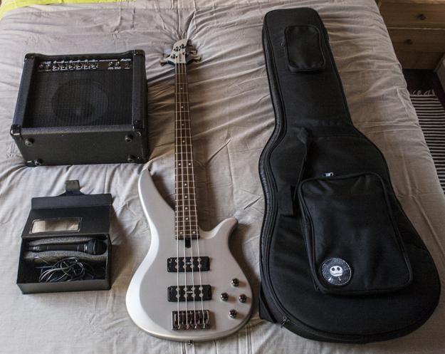 Vendo kit bajo eléctrico yamaha rbx374