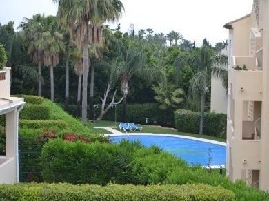 Apartamento con 3 dormitorios se vende en Marbella, Costa del Sol