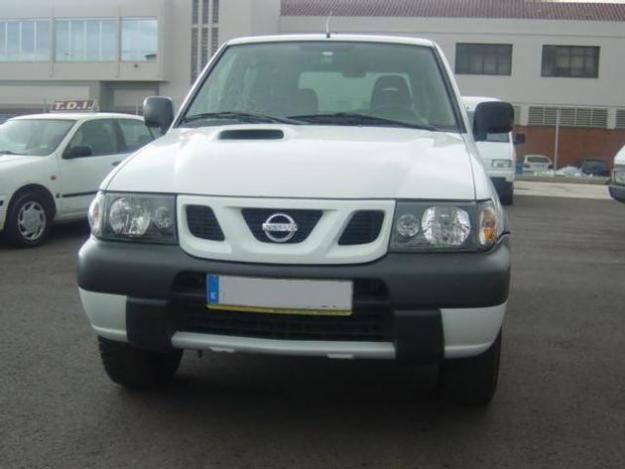 Venta de coche Nissan TERRANO LARGO 3.0 155CV. 7 PLAZAS '03 en Parets Del Vallès