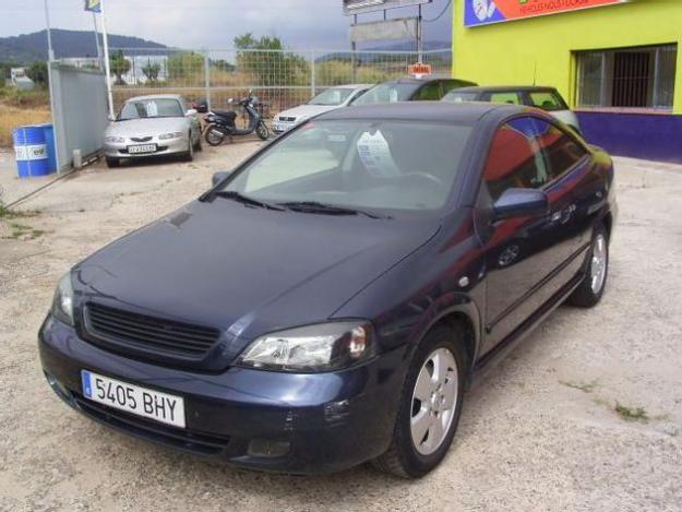 Venta de coche Opel Astra 1.8 Bertone 125Cv '01 en Blanes