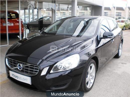 Volvo V60 2.0 D3 Momentum 5p. \'11