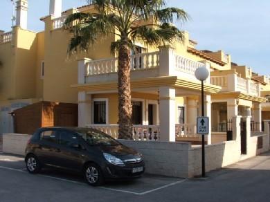 Adosado con 2 dormitorios se vende en Guardamar del Segura, Costa Blanca