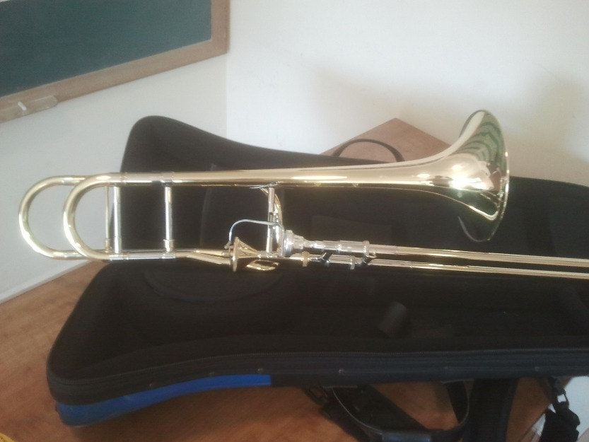 Vendo Trombon Bach con transpositor Thayer