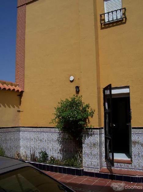 Alquilo casa en perfecto estado en Bormujos, Sevilla.