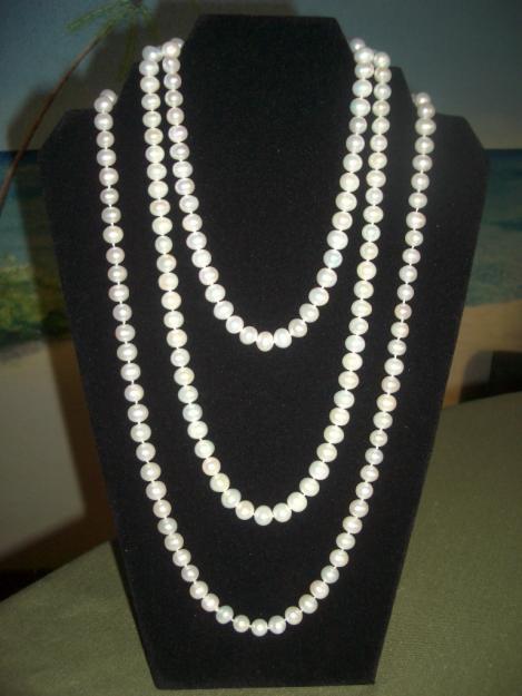 Collares, pulseras y pendientes en perlas naturales; Regalo Navidad, Reyes, San Valentín.