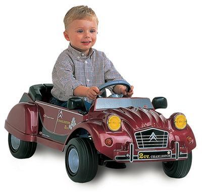 Un citroen 2Cv de pedales para tu hijo de dos o tres años