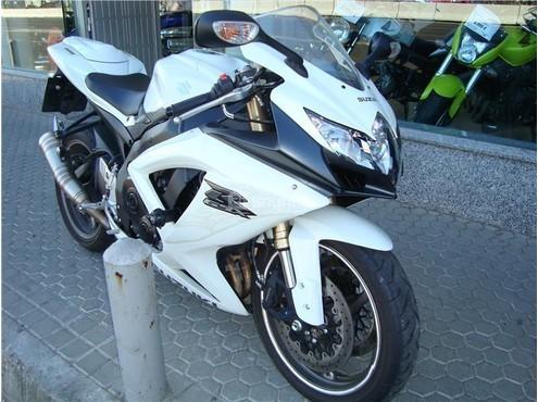 SUZUKI GSX R600