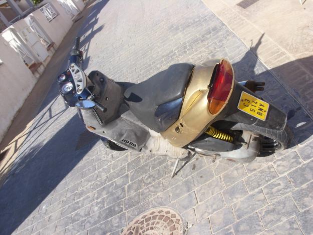 vendo un ciclomotor darbi predator de aire 49cc