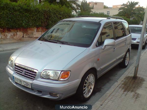 vendo hyundai trajet 2.0  gasolina año 2002